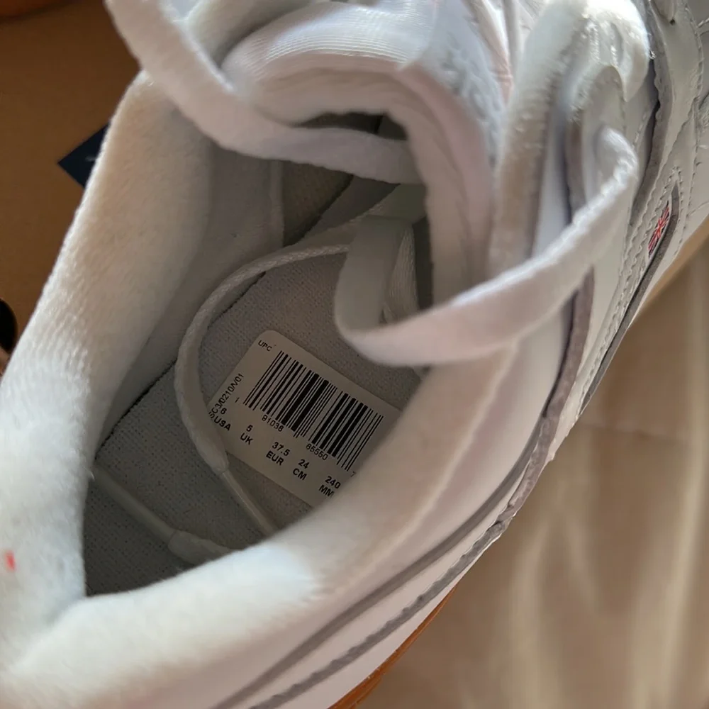REEBOK CLASSICS - Picture 5 of 7